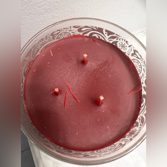 Bath & Body Works 3-Wick Res Velvet Candle - Picture 4 of 4